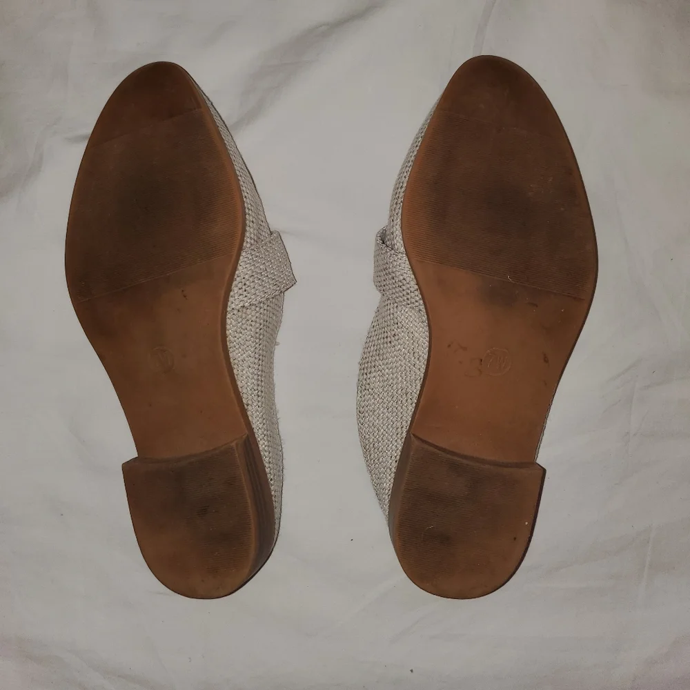 Universal Thread slip on shoes